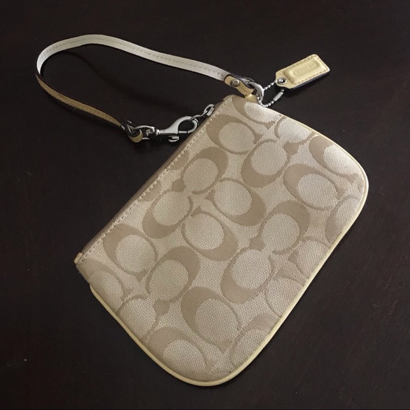 Coach Wristlet - Picture 3 of 4